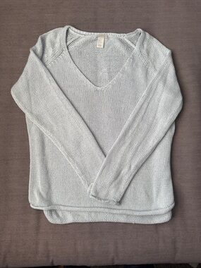 H&M Light Gray V-Neck Knit Sweater